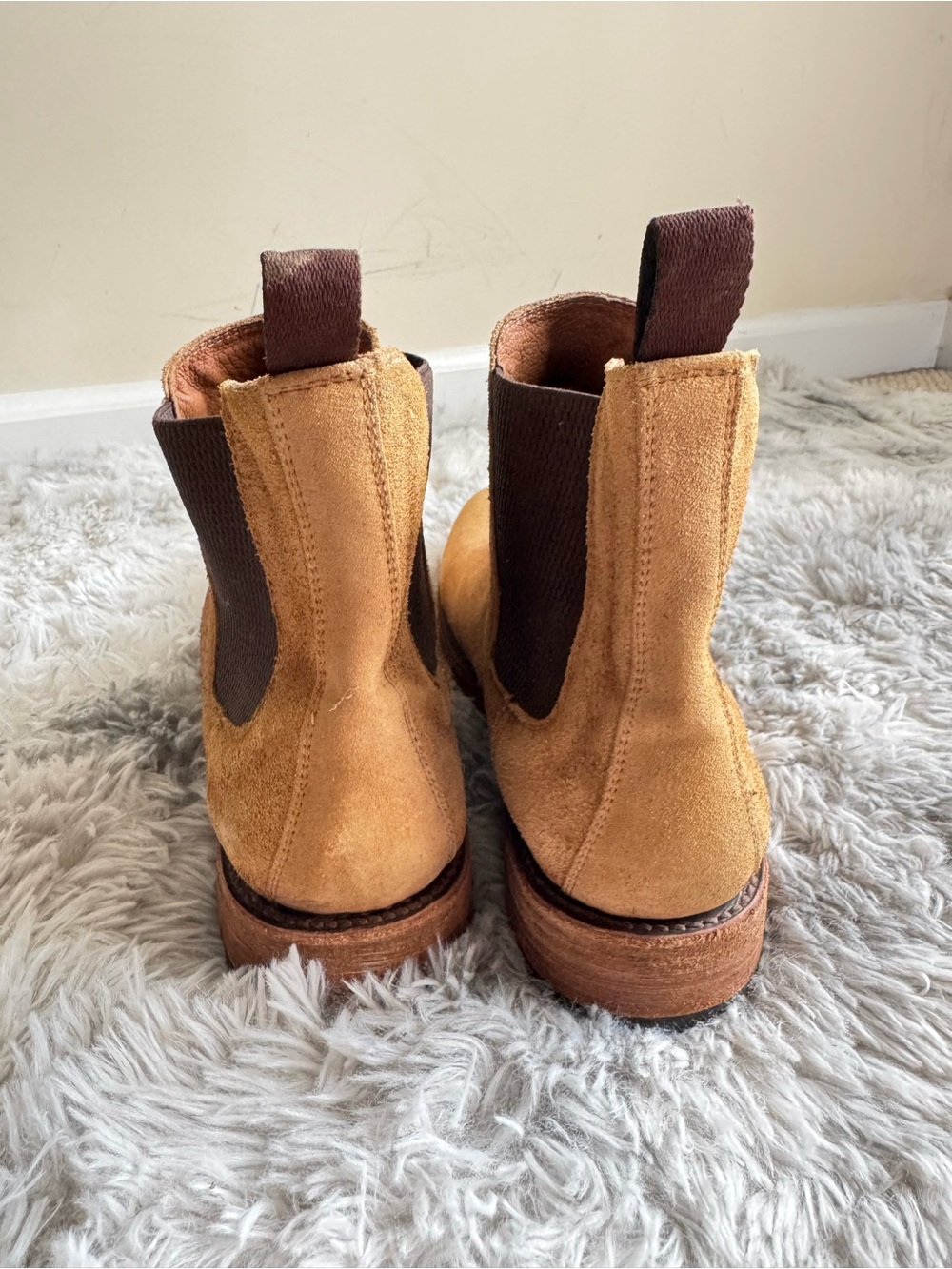 Men's Frye Tan Suede Chelsea Boots - Classic Slip-On Style - Picture 6 of 7
